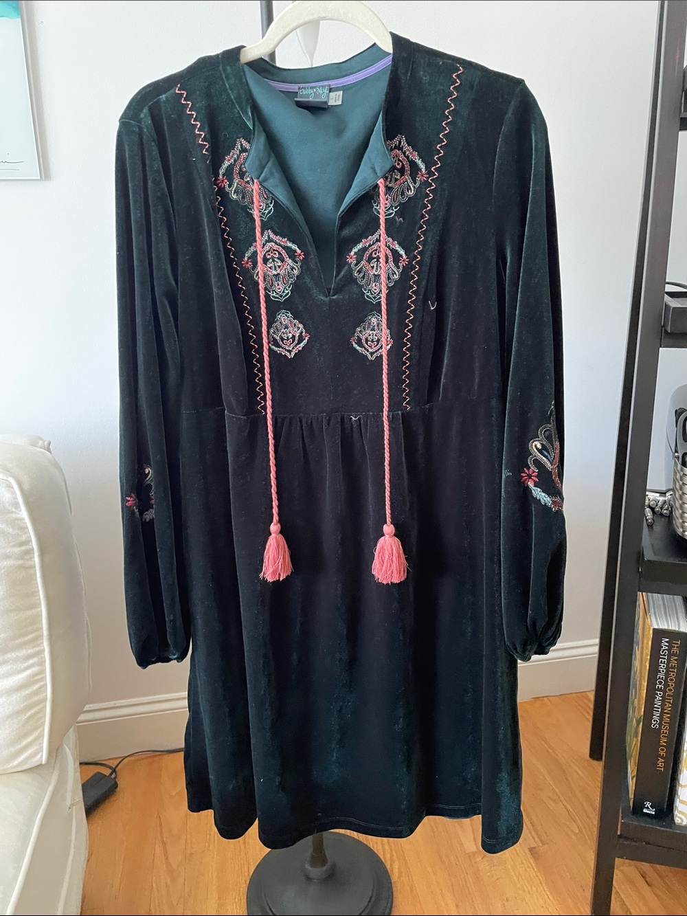 Gabby Skye dark green Velvet Long-Sleeve Dress with Pink Tassel Embroidery